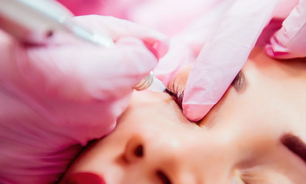 4 Facial Treatments for Instant Beauty Boost 1 image of eyelash and brow tinting