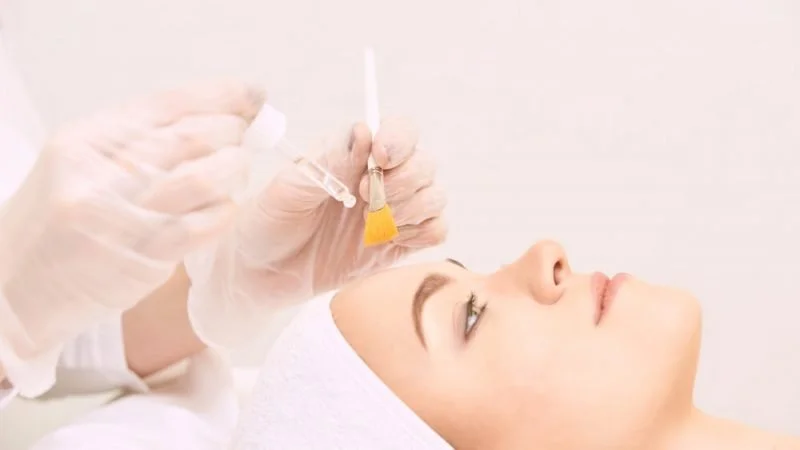 Blog 9 image of How Exactly Does a Brightening Facial Work?
